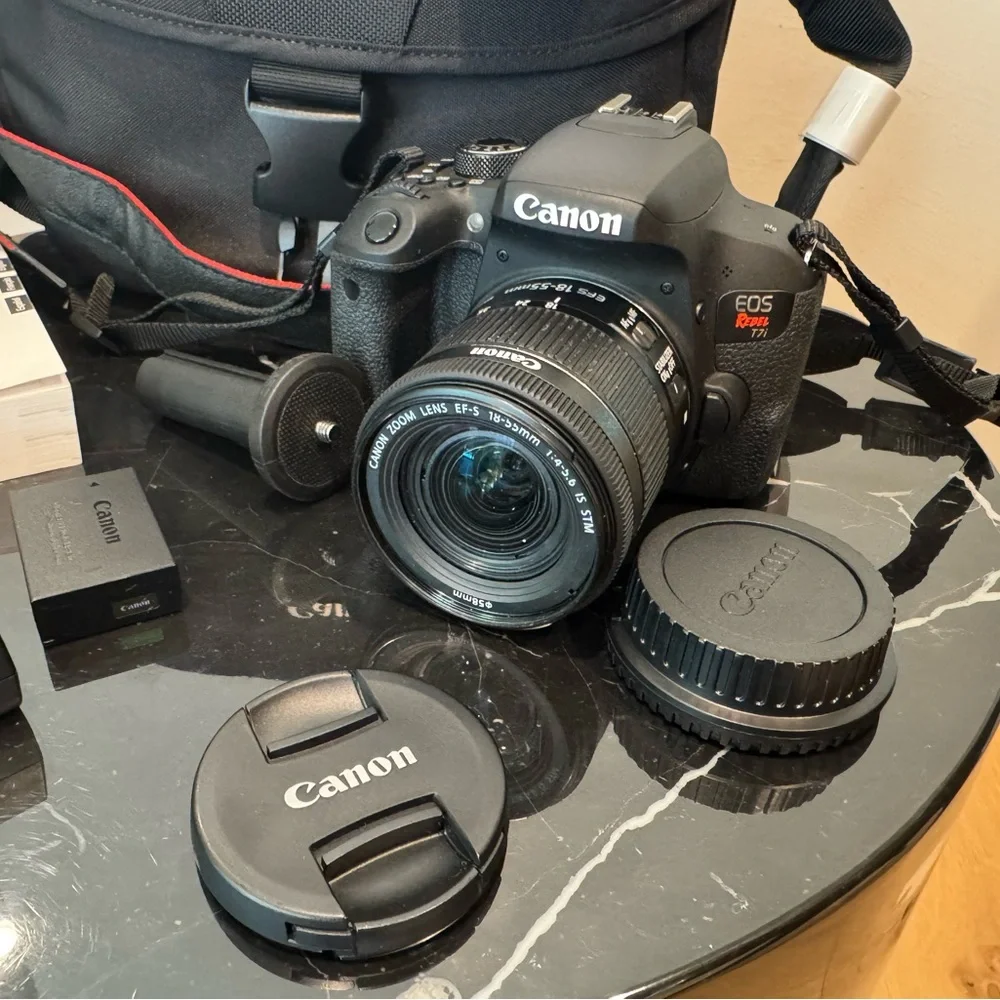 Canon EOS Rebel T7i DSLR Camera + 18–55mm Lens – Excellent Condition